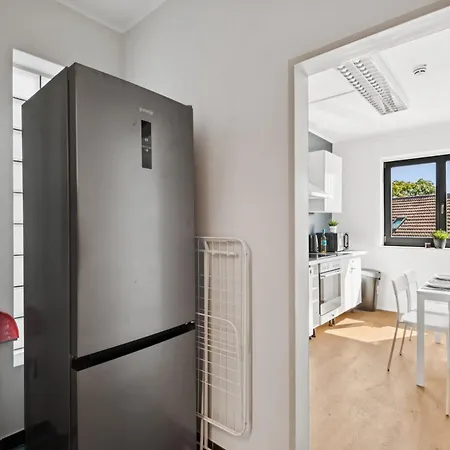 公寓 Moderne Monteursunterkunft *